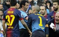 Video: Adriano ngã trong vòng cấm nhưng Barca không được hưởng quả 11m