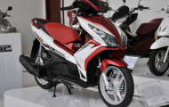 Giá xe ga Air Blade 125 giảm mạnh