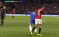 Rio Ferdinand 'đánh trộm' Torres