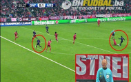 Cổ động viên M.U ấm ức vì... Arsenal bị trọng tài xử ép