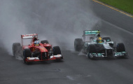 Mưa lớn phá hỏng ngày khai mạc F1 2013