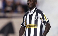 Video: Pha bỏ lỡ khó tin của Clarence Seedorf