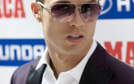 C.Ronaldo khoe kiểu đầu mới cực dị