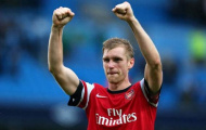 Mertesacker phủ nhận sẽ rời khỏi Arsenal