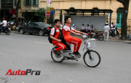 Xe đạp điện vẫn vô tư đầu trần ra phố