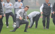 Đá trượt bóng, Becks tẽn tò vì 'vồ ếch'
