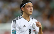 Video: Đường chuyền ngược có một không hai của Mesut Oezil v Kazakhstan