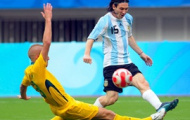 Video: Messi 'dắt mũi' Tomas Rincon (Argentina vs Venezuela)