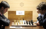 Carlsen dẫn đầu nửa đường 'Candidates'