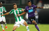Ferguson muốn thay thế Evra bằng hậu vệ của Porto