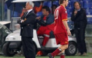 Video: Xem lại cảnh Francesco Totti 'xử' Balotelli