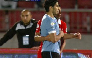 Vụ Luis Suarez đánh nguội Gonzalo Jara: Chỉ đấm thôi là còn nhẹ!
