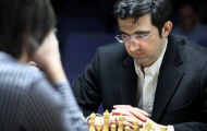 Kramnik vượt Carlsen chiếm ngôi đầu