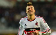 Video: El Shaarawy chơi bóng trên đường phố Ai Cập với các em nhỏ