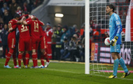 Dội 'bom' vào lưới Hamburg, Bayern Munich chờ ngày đăng quang