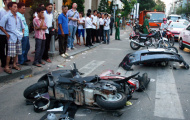 Xe Toyota đâm liên hoàn ở trung tâm TP HCM