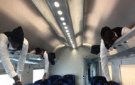 Balotelli quậy tưng bừng trên tàu điện ngầm