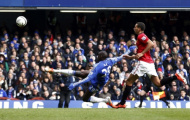 Phát hiện: Lần thứ 2 liên tiếp, Demba Ba biến Ferdinand thành 'gã hề'