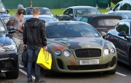 Balotelli khoe giày “độc nhất vô nhị”