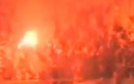 Video: Thua đậm, CĐV Galatasaray làm loạn