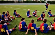 Video: Siêu phẩm kiểu Messi của nhóc 10 tuổi lò La Masia