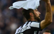 Chùm ảnh: Cận cảnh pha ăn mừng quá khích của Vucinic