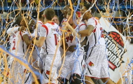 Louisville đánh bại Michigan để lên ngôi vô địch NCAA
