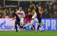 Pedro tỏa sáng, Barca vật vã vào bán kết