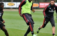 Bị treo giò, rảnh rỗi sinh nông nổi, Balotelli đi nhuộm tóc