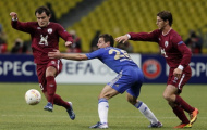 Hàng thủ mơ ngủ, Chelsea run rẩy vào bán kết
