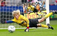 Van der Sar đem 'truyền nhân' của mình trở lại Ajax