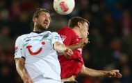 Video Bundesliga: Đánh bại Hannover, Freiburg giữ vững vị trí số 5
