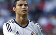 Video: Pha đánh đầu ngớ ngẩn của Nani khiến Ronaldo hụt ăn