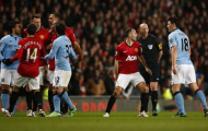 Premier League cũng có tính “mặt trận”
