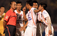 Công tác trọng tài V-League: Còn quá nhiều bất cập!