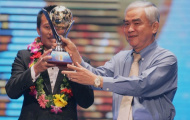 Vàng mất giá ngẫm... bóng đá Việt
