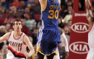 NBA: Stephen Curry thiết lập kỷ lục mới về ném 3 điểm