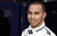 Lewis Hamilton bị tống khỏi garage của McLaren