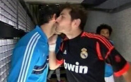 Casillas quay mặt làm lành với Diego Lopez