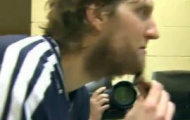 Video NBA: Nowitzki tự cạo bộ râu độc để ăn mừng mốc 25.000 điểm