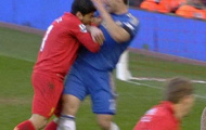 Giải thưởng 'Cầu thủ xuất sắc nhất mùa': Có dám trao giải cho 'ma cà rồng' Suarez?