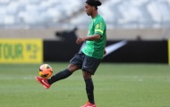 Ronaldinho đeo băng thủ quân, Kaka hết đường lên tuyển