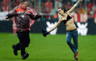 Nữ CĐV quậy giữa trận thắng của Bayern Munich