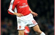 Arsenal tha hóa thành bãi hàng thải của Man United