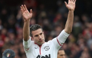 Video: Robin Van Persie lỡ bước vào phòng thay đồ của Pháo thủ