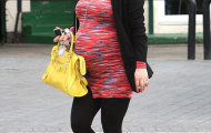 Chùm ảnh: Thời trang giản dị của bà bầu Coleen Rooney