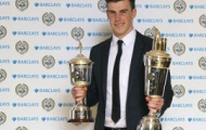 Video: Gareth Bale rạng rỡ nhận cú đúp danh hiệu từ PFA