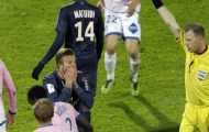 Beckham nhận thẻ đỏ và ra đi?
