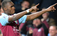 Aston Villa tăng lương để giữ Benteke