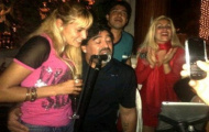 Maradona chia tay bồ trẻ vì tội ngang ngược